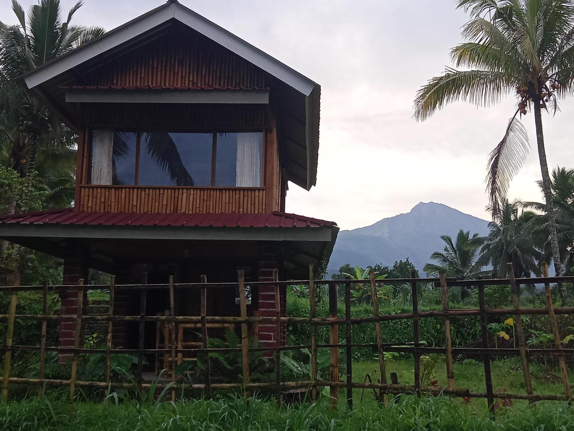 Coconut Homestay Tetebatu Exterior photo
